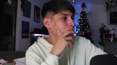 Snapshot of morgan_hiller chatting on December 3, 5:55 pm   online show from December 3, 5:55 pm