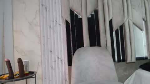 MORGAN AND MEGAN online show from November 28, 11:35 am