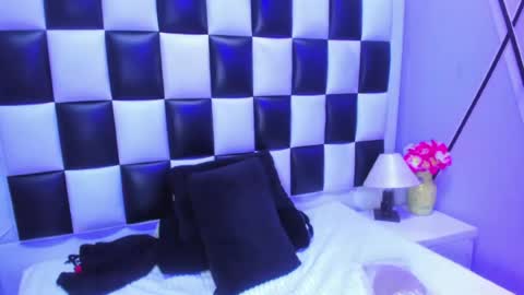 morganasmit_ online show from June 12, 2:16 pm