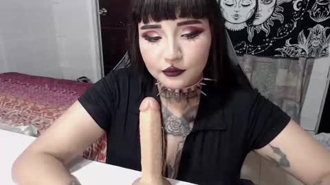 Snapshot of morganmoon1 chatting on September 17, 9:05 pm Morgan Moon online show from September 17, 9:05 pm