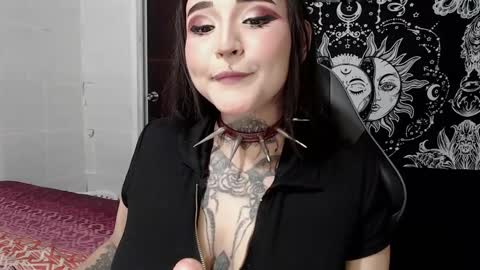 Snapshot of morganmoon1 chatting on October 7, 11:46 pm Morgan Moon online show from October 7, 11:46 pm