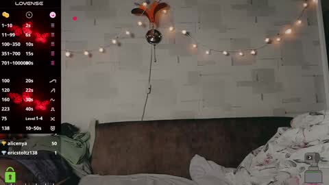 Snapshot of morimy chatting on December 18, 6:53 am Lisa 3 online show from December 18, 6:53 am