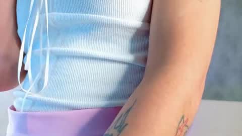 Snapshot of morninbunny_ chatting on July 9, 4:27 am Emilia online show from July 9, 4:27 am