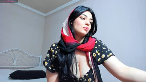 Snapshot of moroccan_diamond_ chatting on December 23, 5:00 pm Medina online show from December 23, 5:00 pm