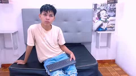 MORTELLE online show from November 17, 1:06 pm