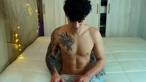 Snapshot of morthy_downey chatting on December 17, 1:16 pm Morthy online show from December 17, 1:16 pm