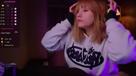 morvelyn online show from September 17, 9:05 pm