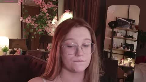Snapshot of morvelyn chatting on June 3, 8:47 pm morvelyn online show from June 3, 8:47 pm