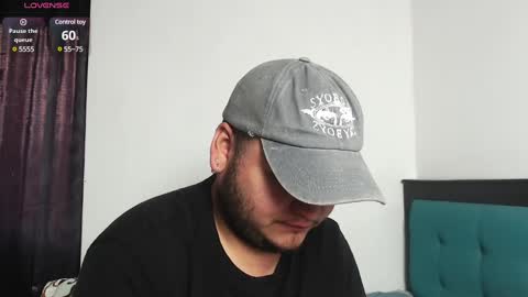 moshi_uwu online show from March 2, 1:27 pm