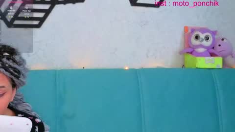 Snapshot of moto_ponchik chatting on April 25, 10:07 am Kris online show from April 25, 10:07 am