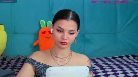 Snapshot of moto_ponchik chatting on April 29, 6:06 am Kris online show from April 29, 6:06 am