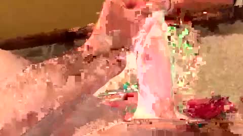 Snapshot of motomo12 chatting on December 10, 12:50 am Henry online show from December 10, 12:50 am