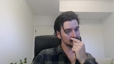 moustachematt online show from June 6, 3:22 am
