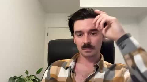 moustachematt online show from June 10, 3:18 am