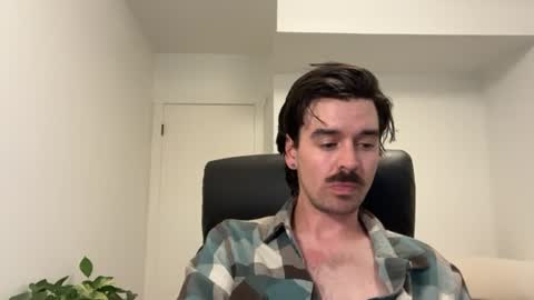 moustachematt online show from June 12, 3:05 am