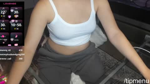 moxieXfoxie online show from April 30, 9:52 pm