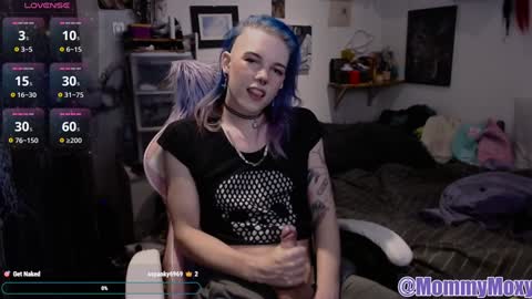 Moxy online show from December 1, 7:47 pm