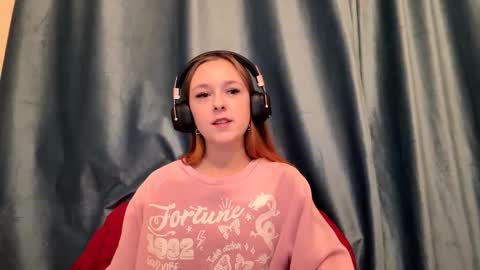 Snapshot of mozelleberendt chatting on October 27, 2:21 pm Jenny online show from October 27, 2:21 pm