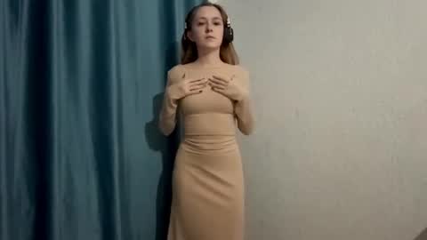 Snapshot of mozelleberendt chatting on November 29, 4:21 pm Jenny online show from November 29, 4:21 pm