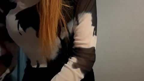 Snapshot of mozelleberendt chatting on November 30, 3:49 pm Jenny online show from November 30, 3:49 pm