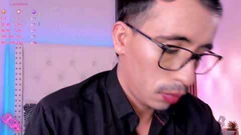 Aaron. online show from September 25, 10:30 am