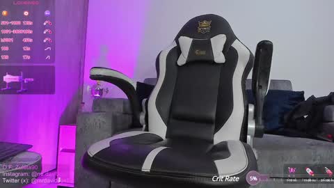 Snapshot of mr_david_cox chatting on December 22, 3:33 am David online show from December 22, 3:33 am