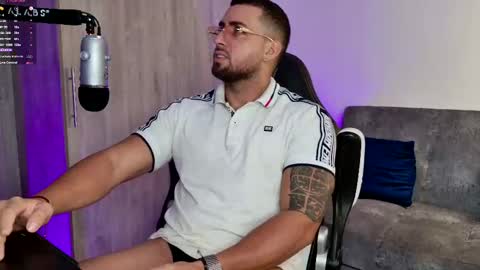 Snapshot of mr_david_cox chatting on February 26, 2:14 pm David online show from February 26, 2:14 pm