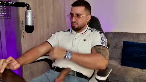 Snapshot of mr_david_cox chatting on February 27, 12:32 am David online show from February 27, 12:32 am