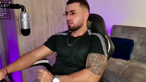 Snapshot of mr_david_cox chatting on February 28, 1:26 am David online show from February 28, 1:26 am