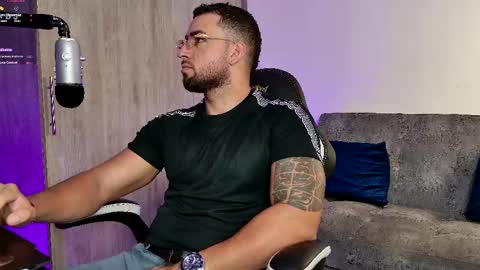 Snapshot of mr_david_cox chatting on March 3, 12:37 pm David online show from March 3, 12:37 pm