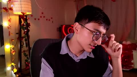 Mr Evans online show from February 15, 6:01 pm