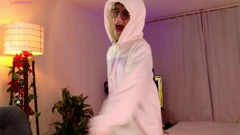 Mr Evans online show from February 27, 2:21 pm