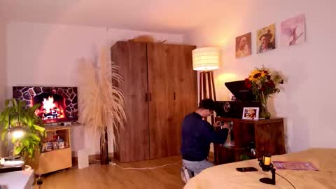 Mr Evans online show from September 24, 3:04 pm