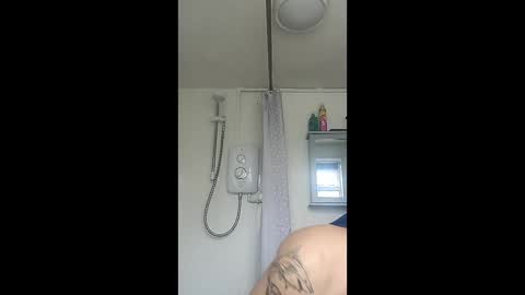 mr_i_ online show from April 3, 10:35 am