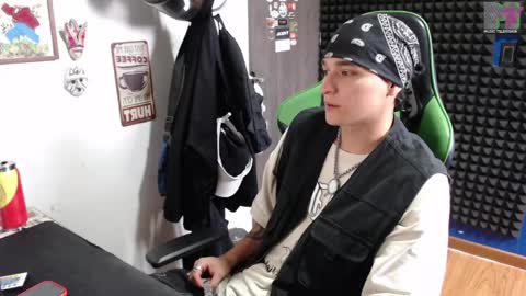 Snapshot of mr_lollipop77 chatting on April 6, 10:00 pm Call me Angel please online show from April 6, 10:00 pm