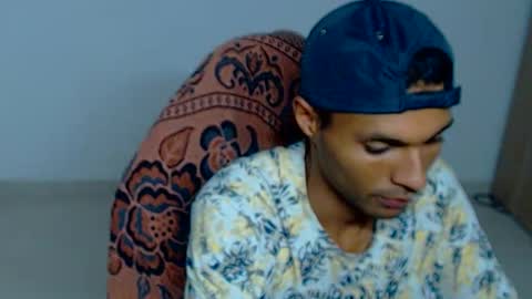 Max online show from November 7, 6:41 pm