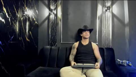 mr_maximo online show from October 12, 3:38 am