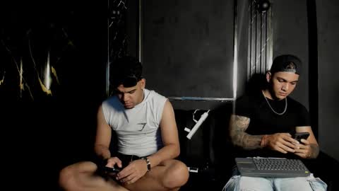 mr_maximo online show from December 1, 3:33 am