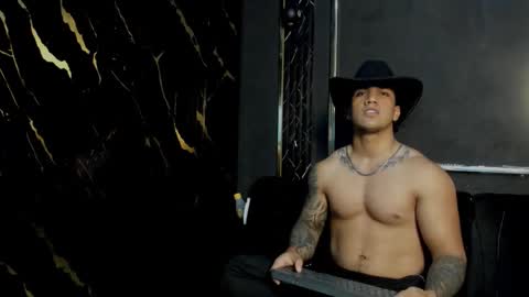 mr_maximo online show from December 14, 2:28 am