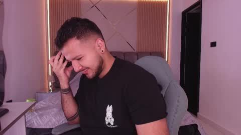 MIKEE online show from February 19, 3:02 am