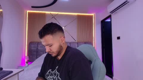 MIKEE online show from April 8, 3:06 am