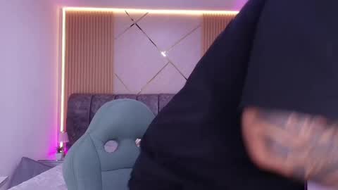 MIKEE online show from April 14, 3:01 am