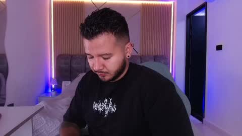 MIKEE online show from April 23, 3:08 am