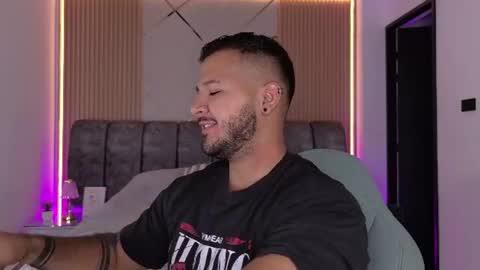 Snapshot of mr_mikee_ chatting on July 25, 3:15 am MIKEE online show from July 25, 3:15 am