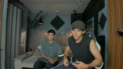 mr_mois online show from April 24, 9:06 pm