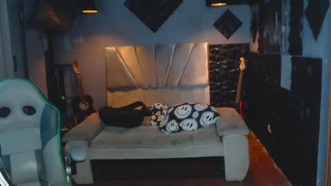 Snapshot of mr_mois chatting on June 21, 5:43 am mr_mois online show from June 21, 5:43 am