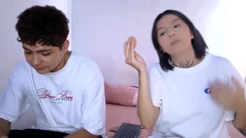 Daniel and Sara online show from February 4, 7:20 pm