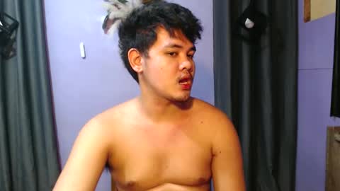 Snapshot of mr_olivercummerx chatting on November 2, 3:03 pm mr_olivercummerx online show from November 2, 3:03 pm