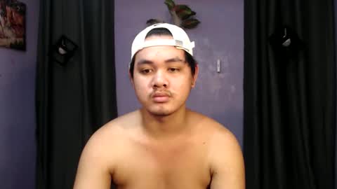 Snapshot of mr_olivercummerx chatting on November 28, 7:00 am mr_olivercummerx online show from November 28, 7:00 am