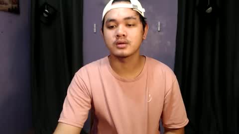 Snapshot of mr_olivercummerx chatting on November 29, 6:55 pm mr_olivercummerx online show from November 29, 6:55 pm